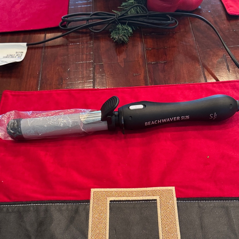 Beachwaver S1.25 Curling Iron - Black